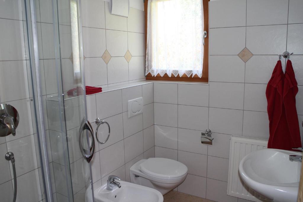 Pircherhof San Candido Room photo